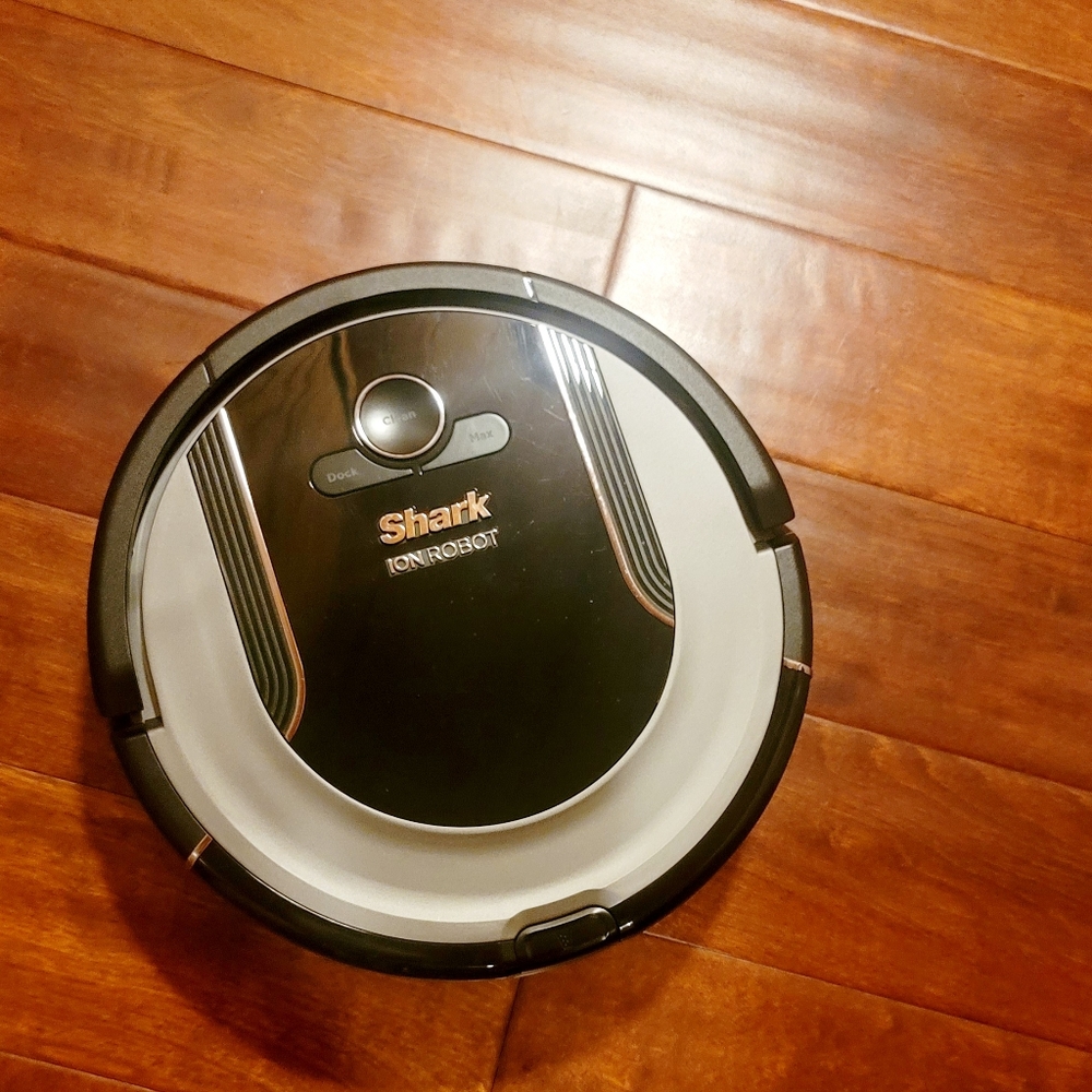 Shark Robotech vacuum